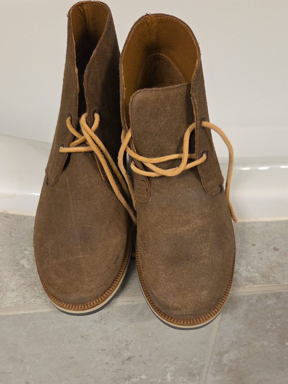 NEW. Men's Brown Suede Chukka Boots with Tan Laces